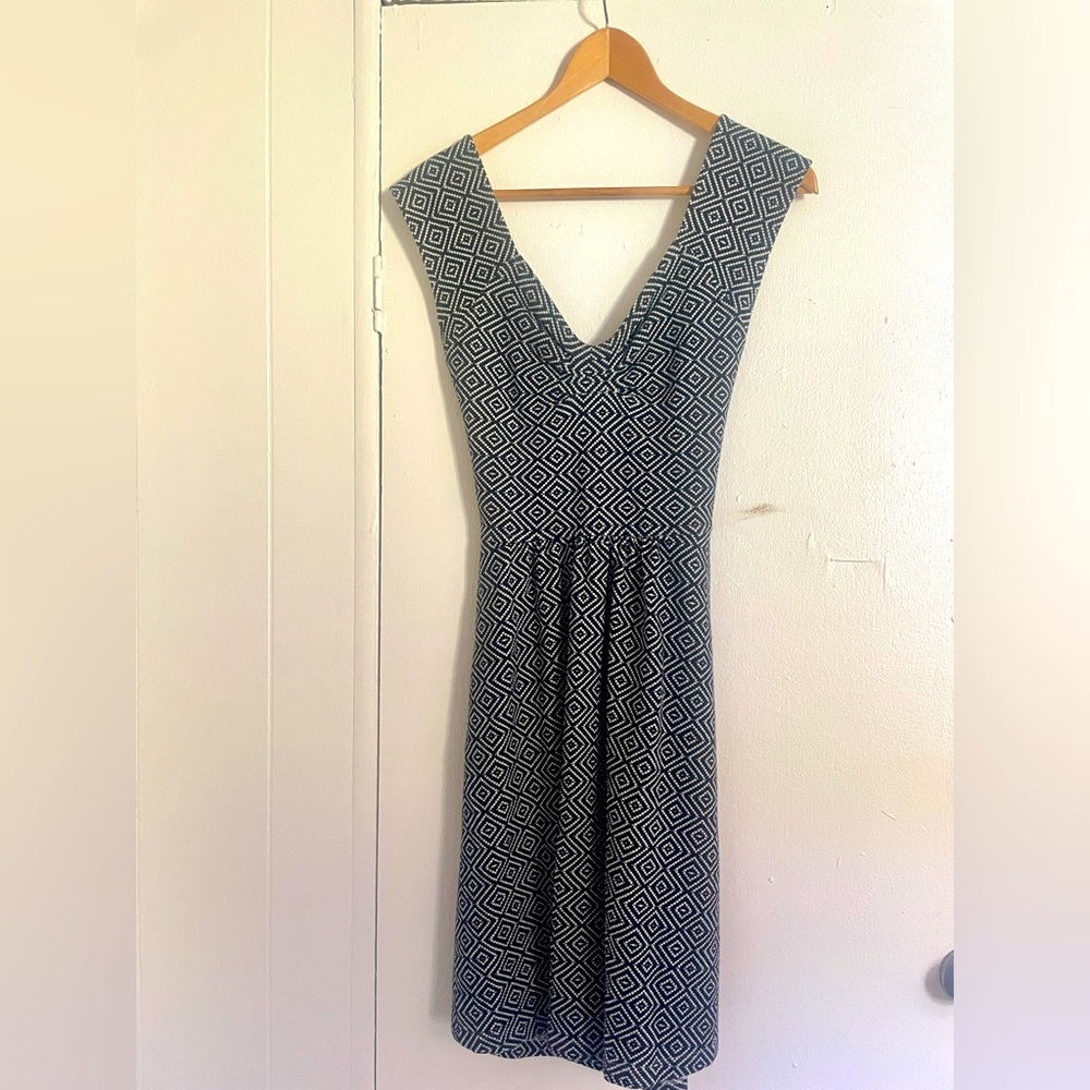 Anthropologie 9-HI5 STCL cross back dress - Navy Blue/White